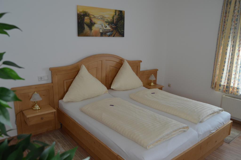 Hotel Haus Rameil Леннештадт Номер фото